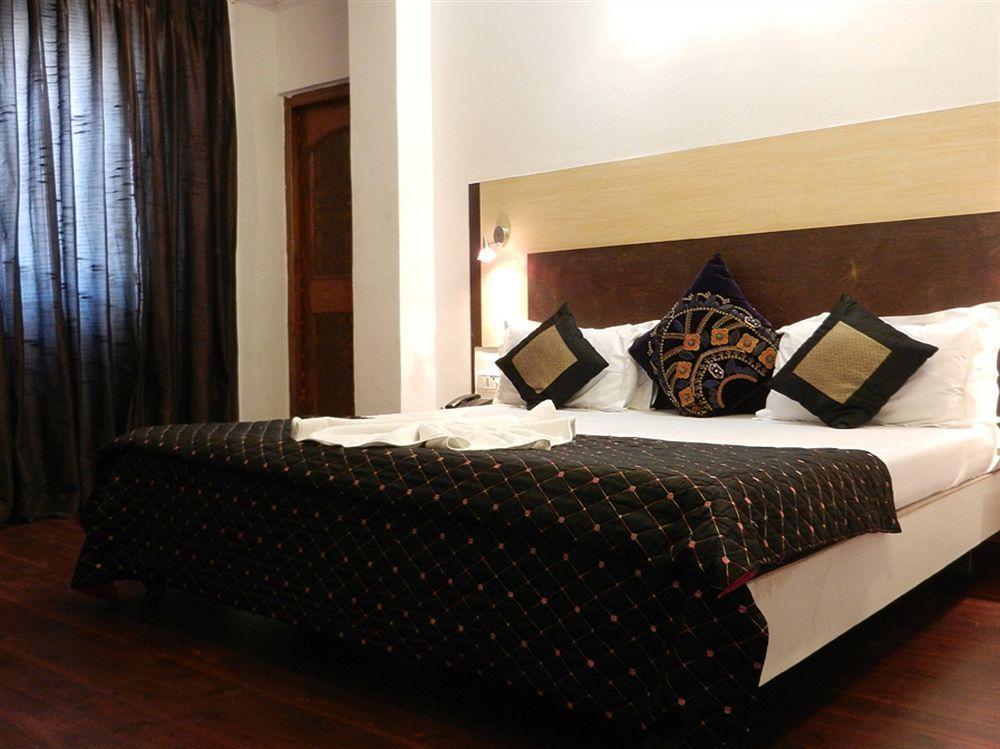 ורנאסי Fabhotel Prime Sarin Inn Heritage מראה חיצוני תמונה