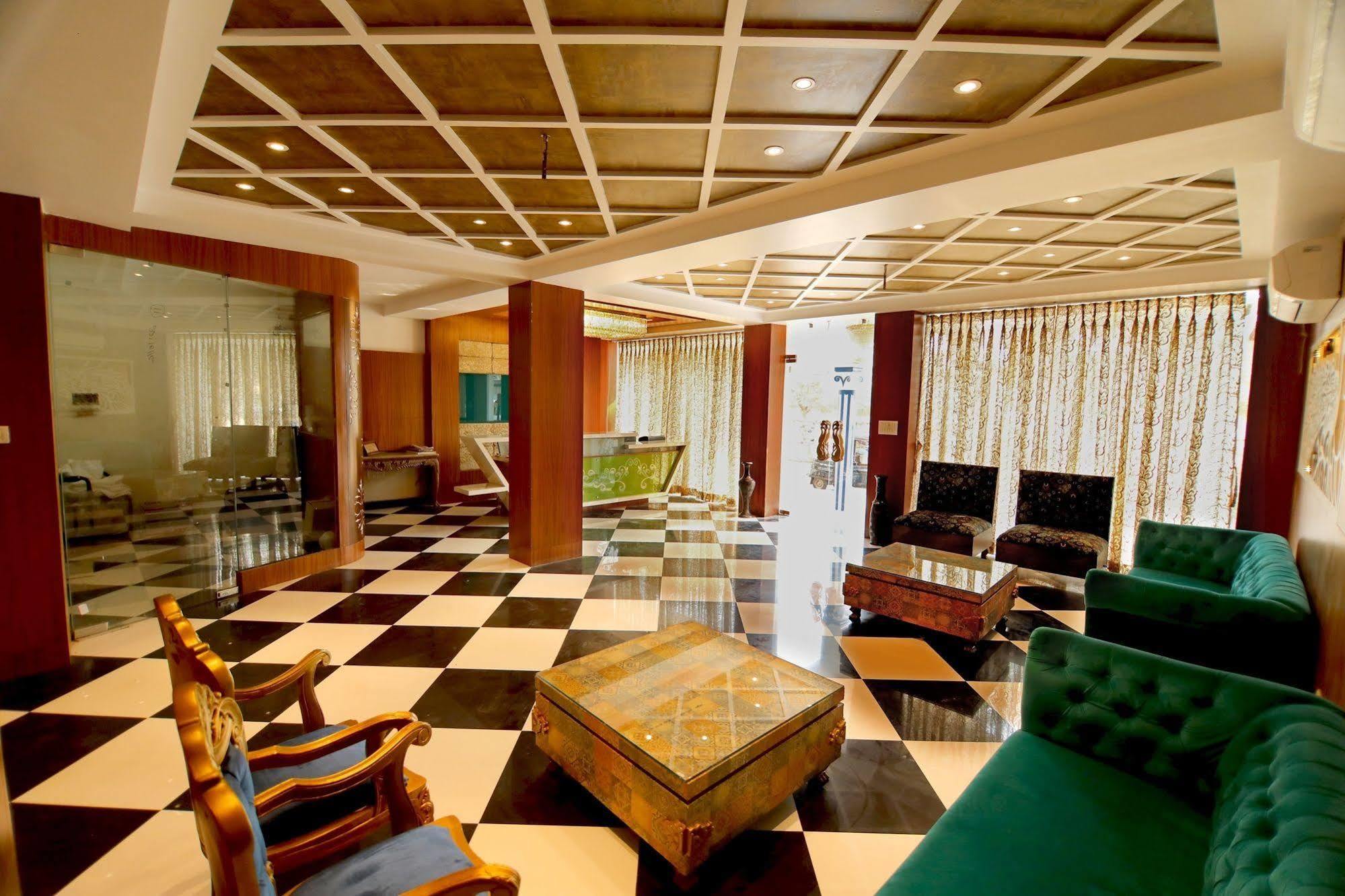ורנאסי Fabhotel Prime Sarin Inn Heritage מראה חיצוני תמונה