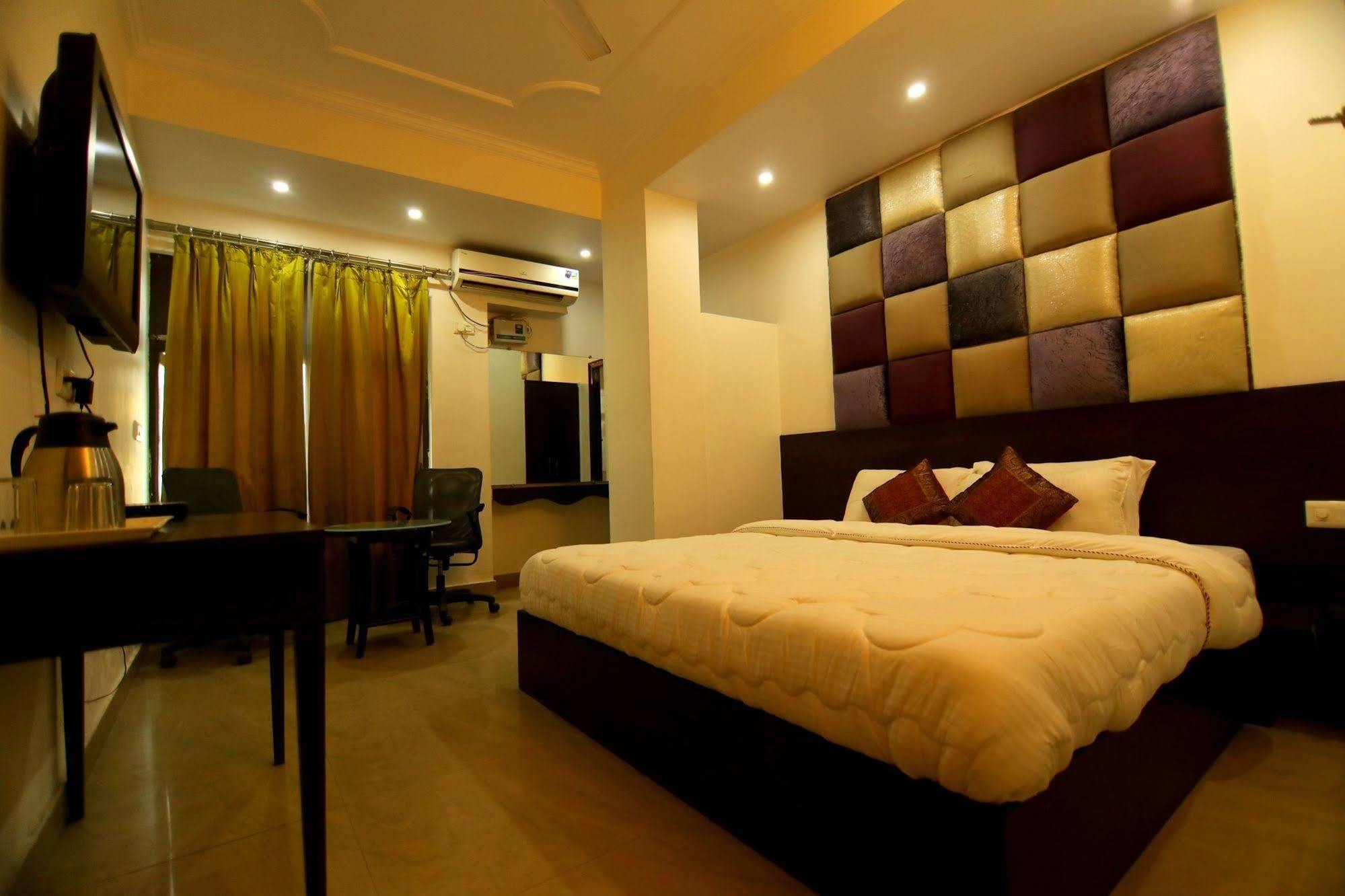 ורנאסי Fabhotel Prime Sarin Inn Heritage מראה חיצוני תמונה